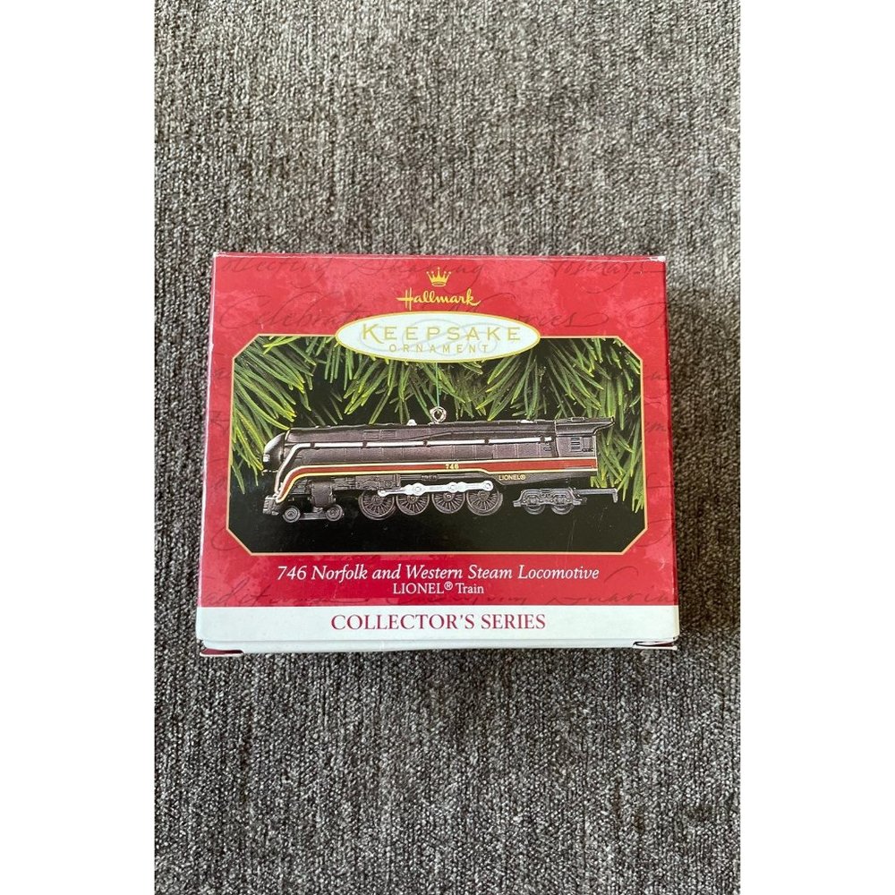 Hallmark keepsake 746 Norfolk and Western Locomotive 1999  Lionel Train Ornament